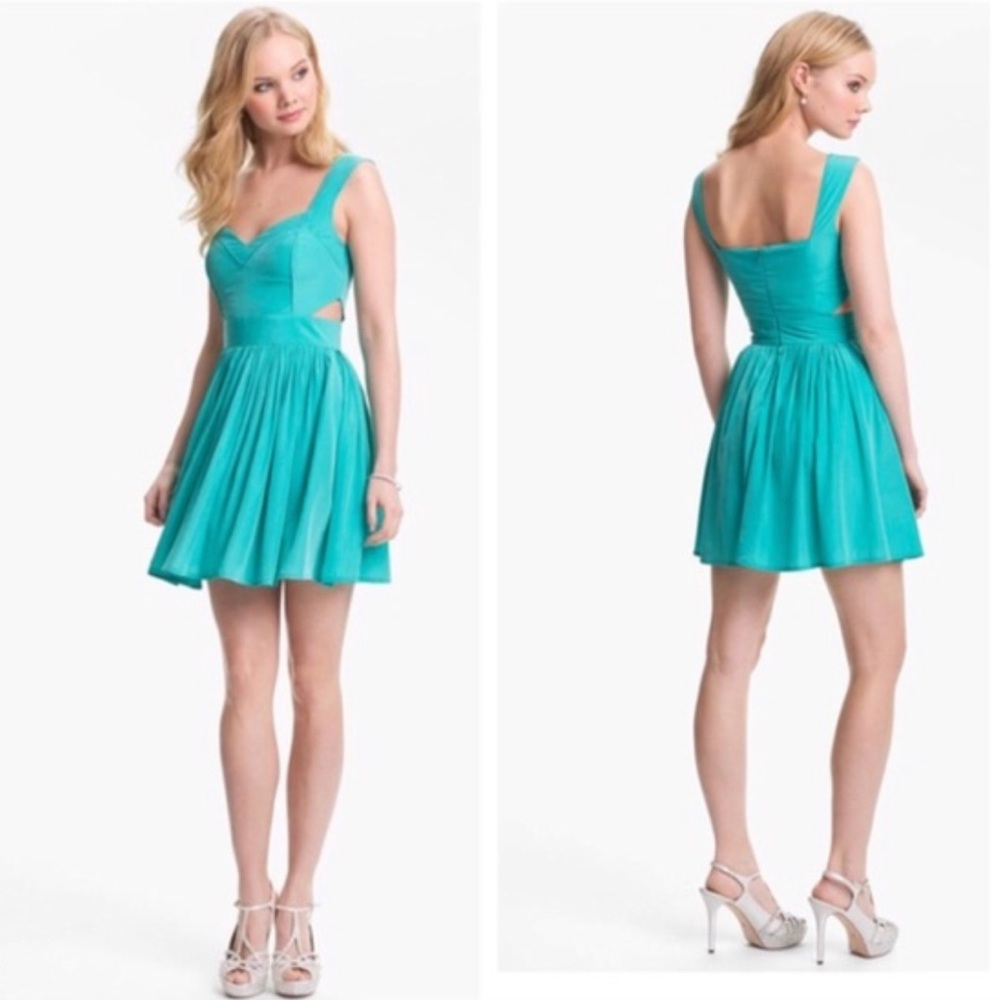 Keepsake the Label Turquoise cut-out dress 💙 - Picture 2 of 5